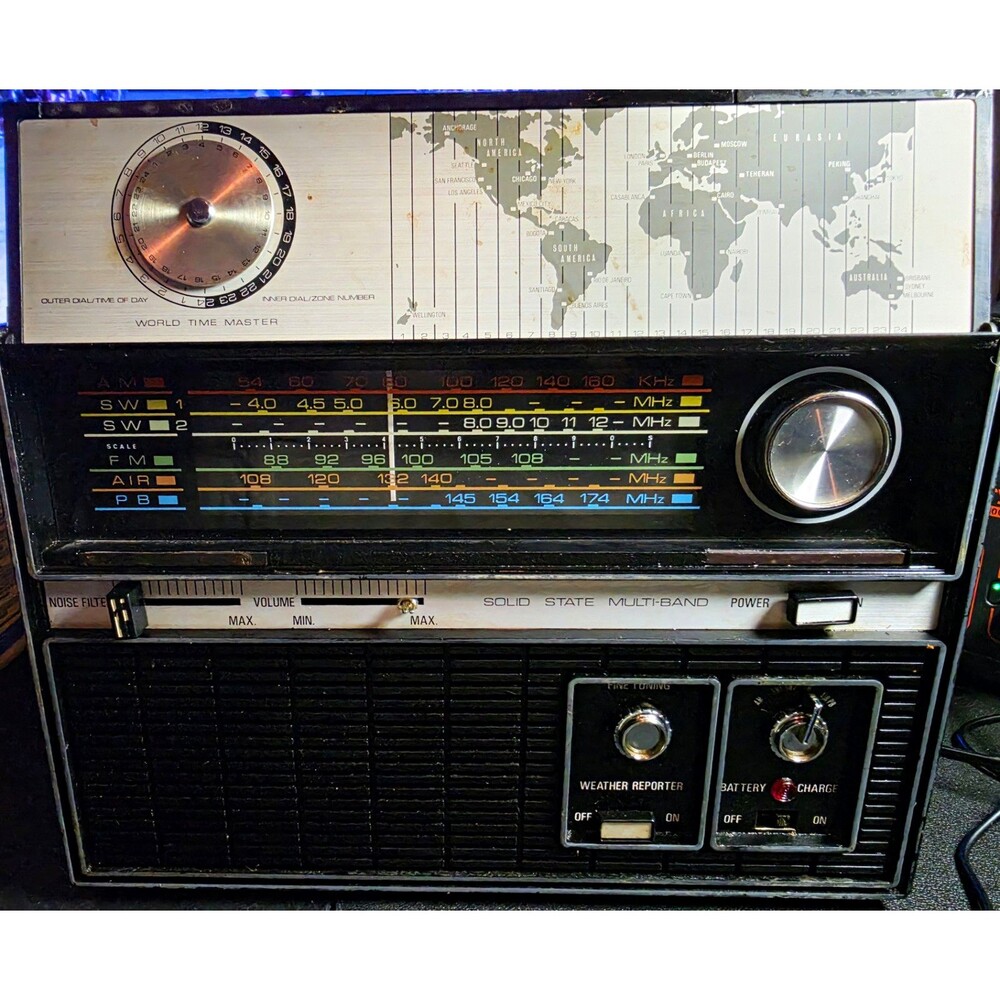 Vintage Century Mark IV CF-1888 Multi Band AM FM SW Weather Radio Japan Works